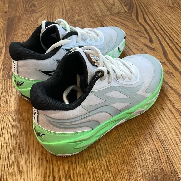 Puma Kids Mb.02 Lo Lamel-O Basketball Sneakers. Size 5. Excellent Condition.