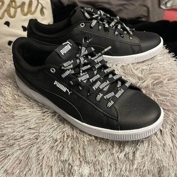 Puma women’s Vikky logomania ribbon lowtop fashion sneaker bbw sz 9 like new!