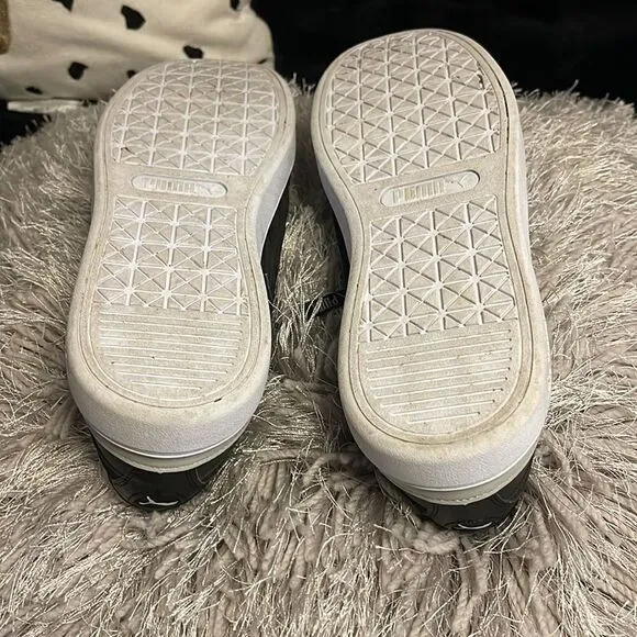 Puma women’s Vikky logomania ribbon lowtop fashion sneaker bbw sz 9 like new!