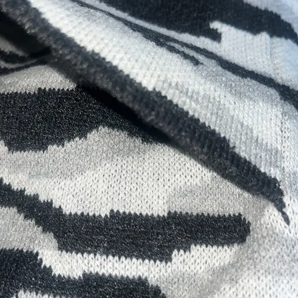 Rachel Zoe Women’s Patterned Cardigan With Pocket, Silver Multi