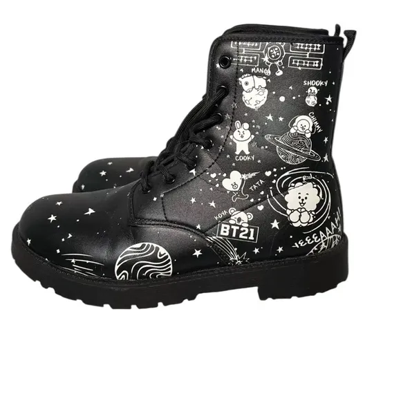 RARE BT21 Black Army Combat Boots Gothcore Women's SZ 8 Chunky K-Pop Grunge EUC