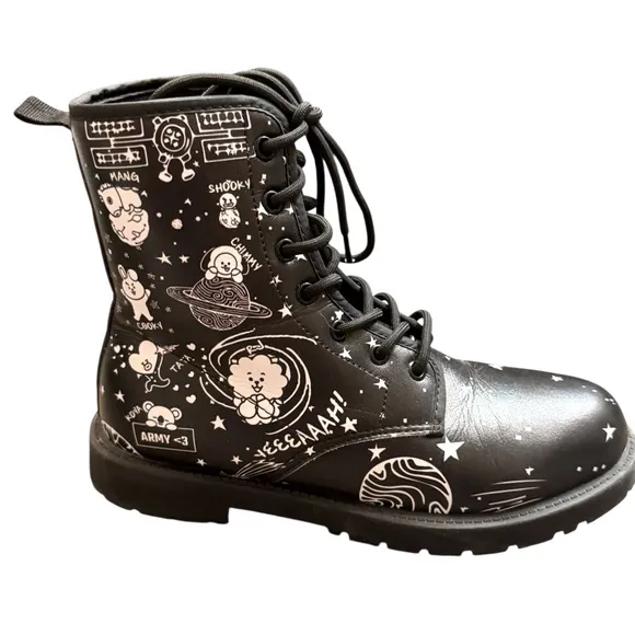 RARE BT21 Black Army Combat Boots Gothcore Women's SZ 8 Chunky K-Pop Grunge EUC