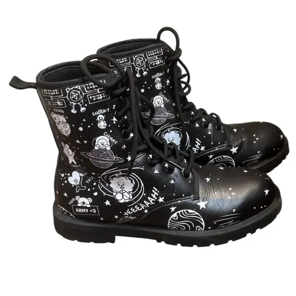 RARE BT21 Black Army Combat Boots Gothcore Women's SZ 8 Chunky K-Pop Grunge EUC