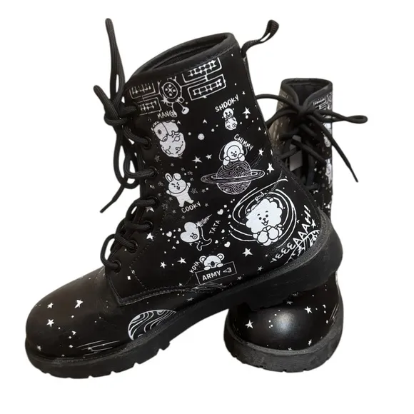 RARE BT21 Black Army Combat Boots Gothcore Women's SZ 8 Chunky K-Pop Grunge EUC