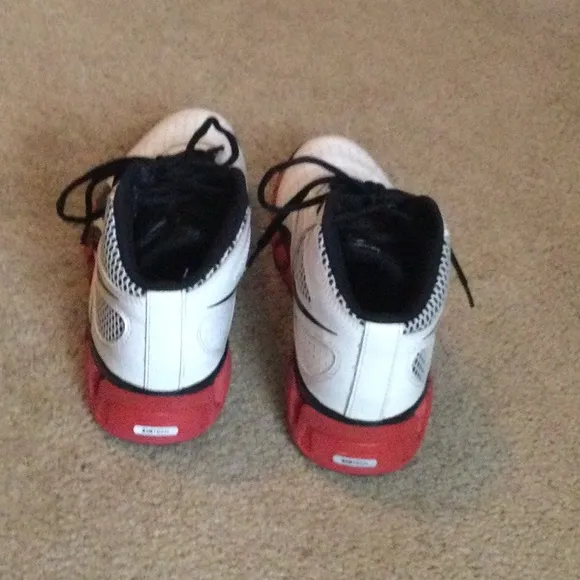 Reebok boys basketball sneakers
