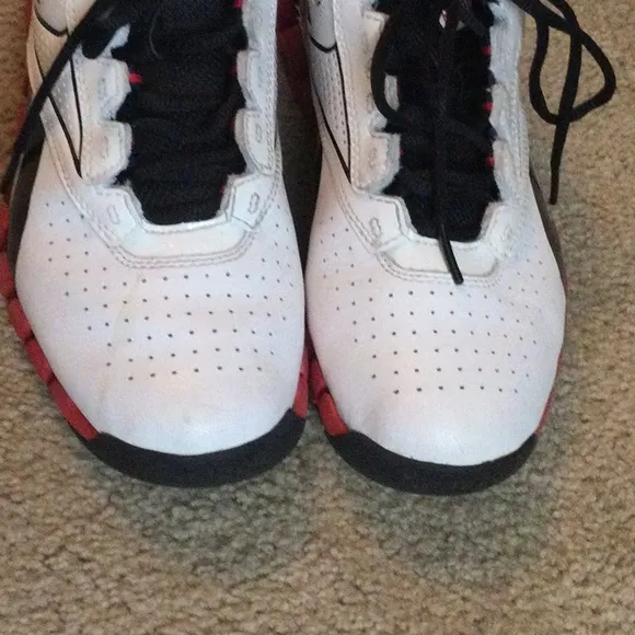 Reebok boys basketball sneakers