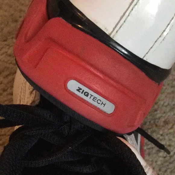 Reebok boys basketball sneakers