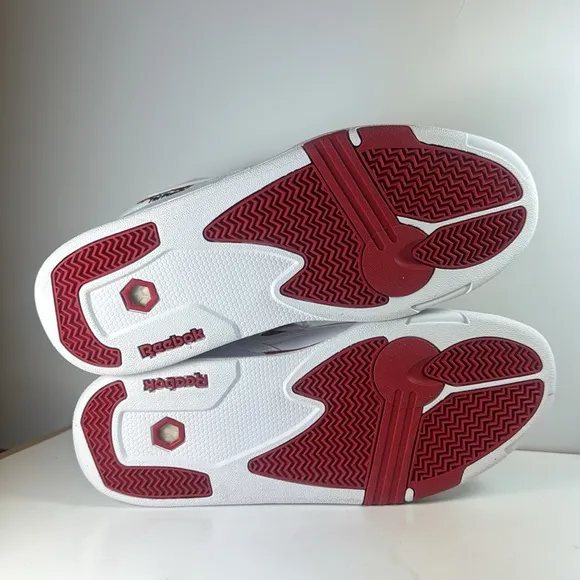 Reebok Pump Omni Zone 2 White Red Basketball Sneakers Men’s Size 9