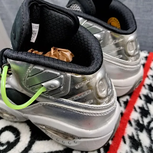 Reebok Question Minions Mens Size 10 Gru's Lab Iverson Basketball Sneakers