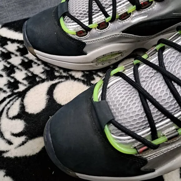 Reebok Question Minions Mens Size 10 Gru's Lab Iverson Basketball Sneakers