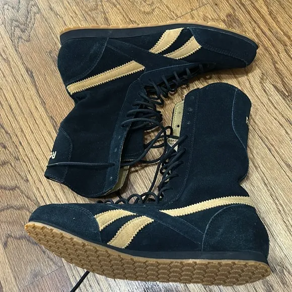 Reebok Women’s Classic LaceUp HighTop Boxing Boots Sneaker Size 7.5