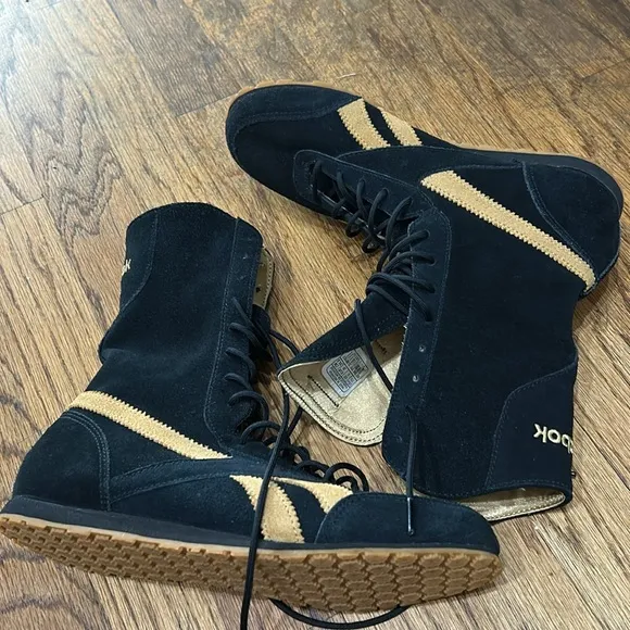 Reebok Women’s Classic LaceUp HighTop Boxing Boots Sneaker Size 7.5