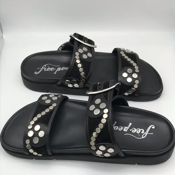 Revelry Studded Sandals SIZE 9   NIB BLACK