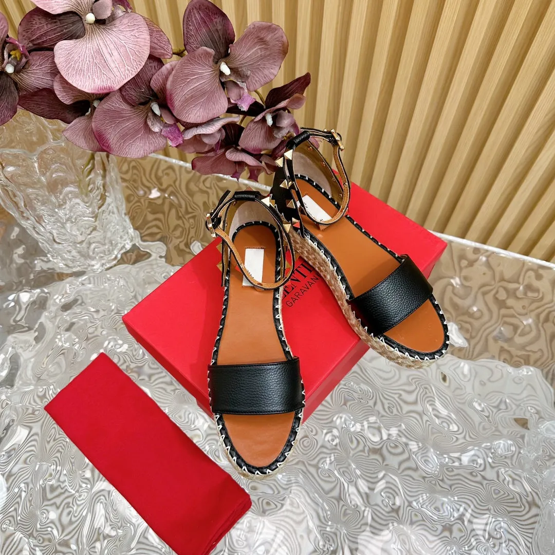 Rockstud Espadrille 45mm Black leather sandals