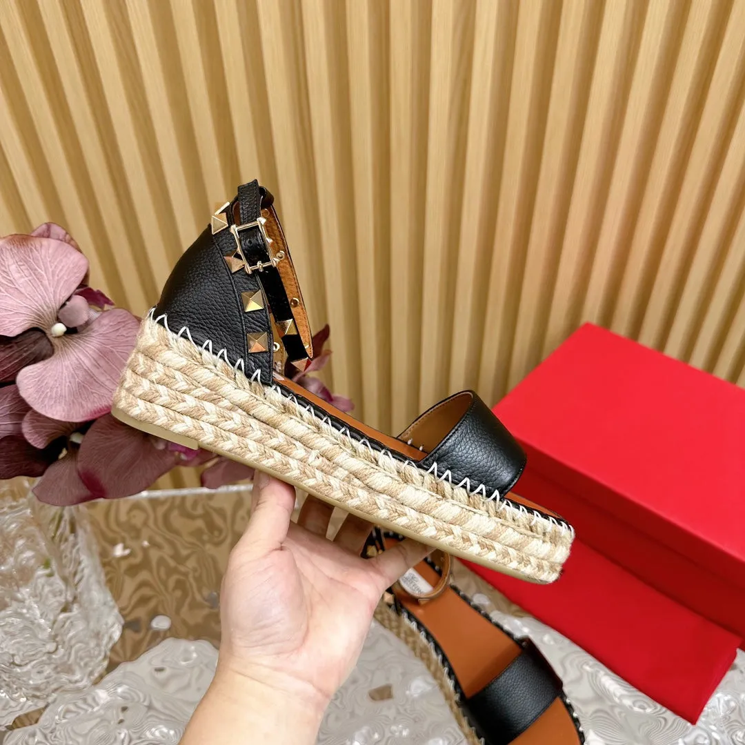 Rockstud Espadrille 45mm Black leather sandals