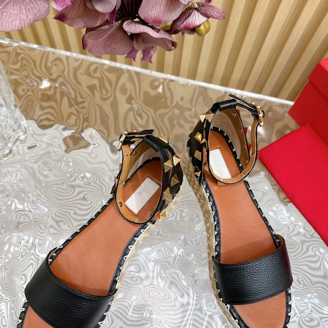 Rockstud Espadrille 45mm Black leather sandals