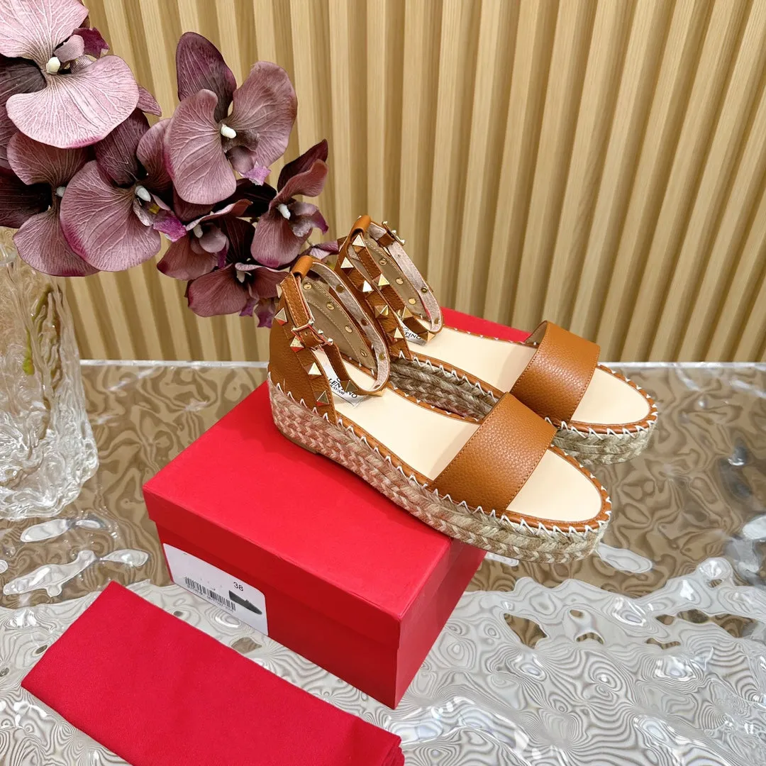 Rockstud Espadrille 45mm Brown leather sandals