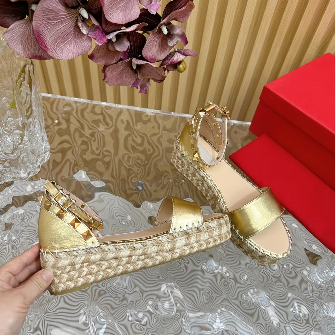 Rockstud Espadrille 45mm Gold leather sandals