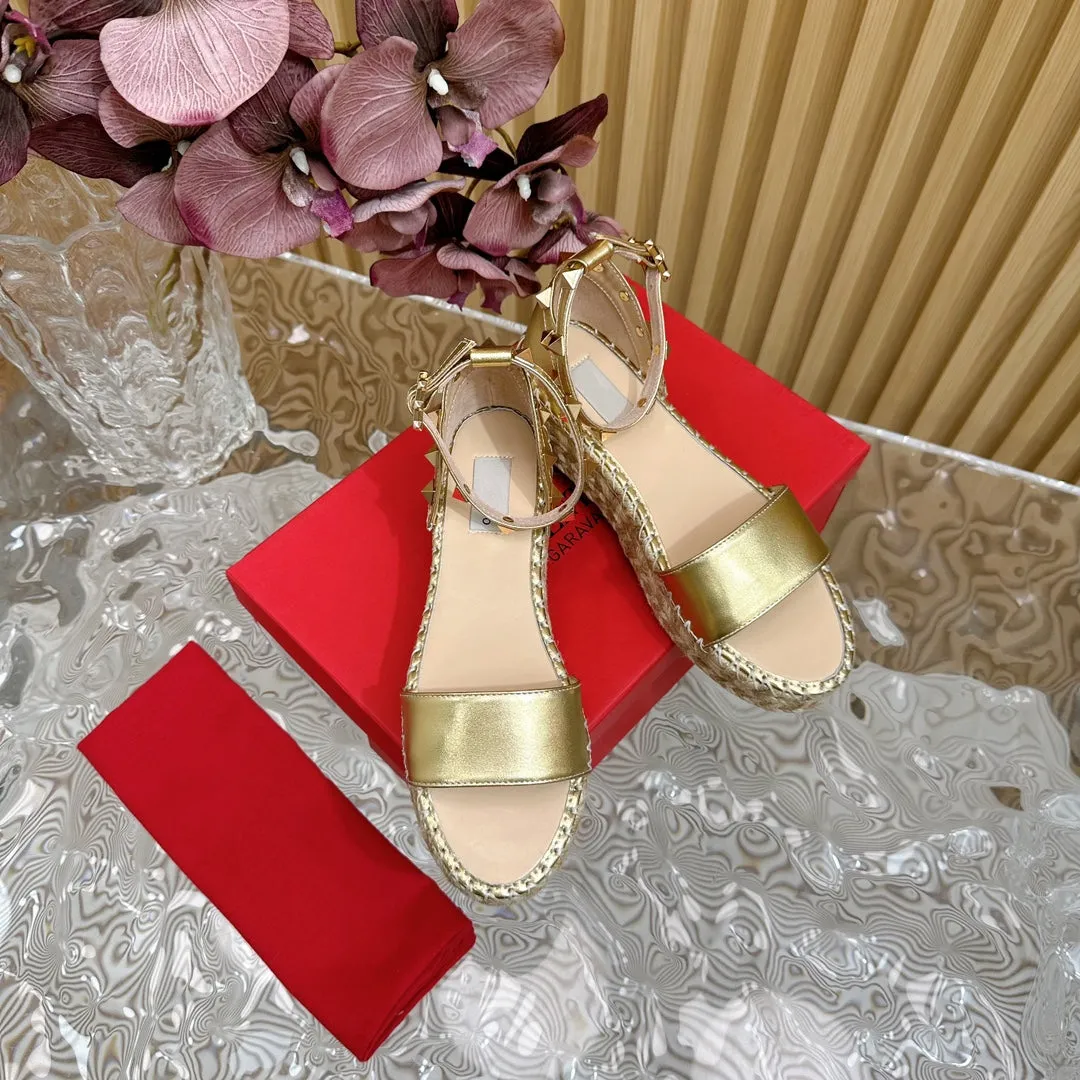 Rockstud Espadrille 45mm Gold leather sandals