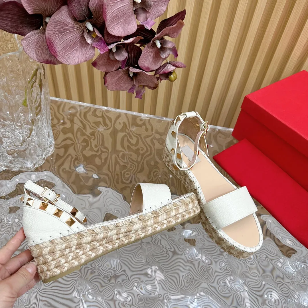 Rockstud Espadrille 45mm White leather sandals