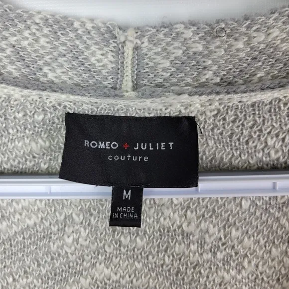 Romeo   Juliet Couture Fringe Poncho Cardigan Sz M