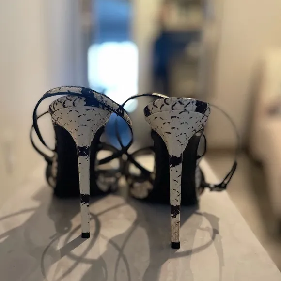 Saint Laurent Jane 110 Black&amp;White Sandals sz 8