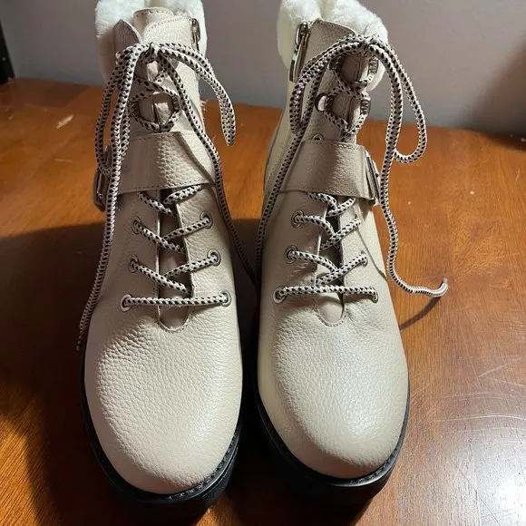 Saks Fifth Avenue Leather Chunky Heel Boot Womens 9 Y2K 00s Rubber Heel White