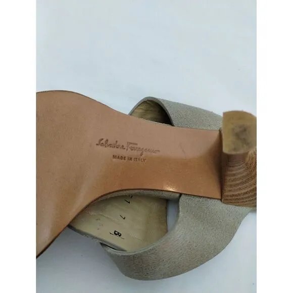 Salvatore‎ Ferragamo Women's Leather T-Strap Sandals Size 7 Olive Green