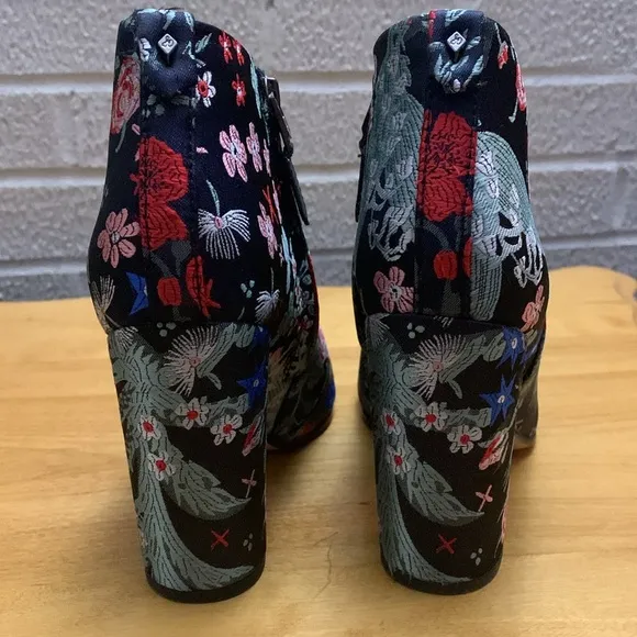 SAM EDELMAN Cambell boots women size 6.5 chunky heels zip Floral Embroidered EUC