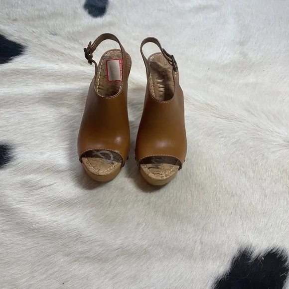 Sam Edelman Camilla wedge sandals in a saddle leather color