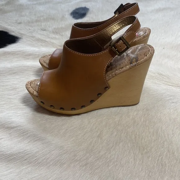 Sam Edelman Camilla wedge sandals in a saddle leather color