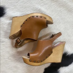 Sam Edelman Camilla wedge sandals in a saddle leather color