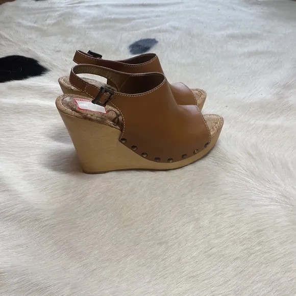 Sam Edelman Camilla wedge sandals in a saddle leather color