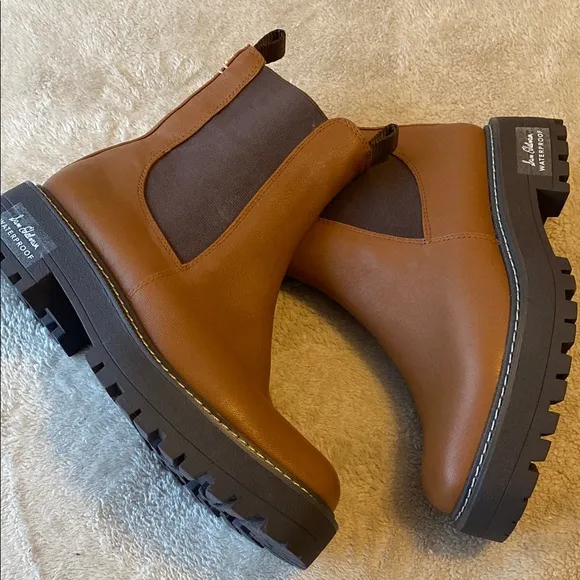 Sam Edelman Laguna Boot towny brown waterproof leather Chelsea boot.