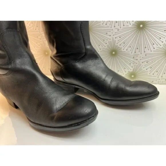 Sam Edelman Penny black leather riding boots.
