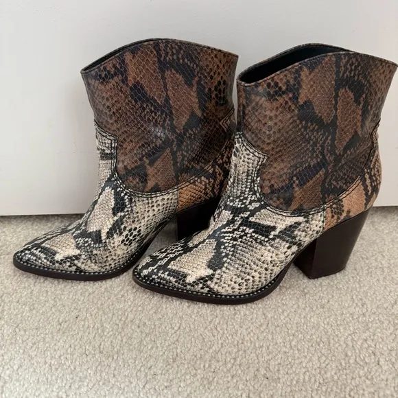 Schutz Haven Leather Snakeskin Print Boots Size 6
