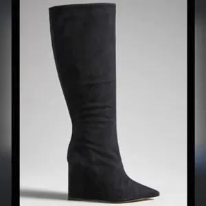 SCHUTZ The Asya Up Suede Boot