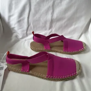 Sea Star Beachwear Women's Seafarer Slingback Sandals Hot Pink Size 8 NWT