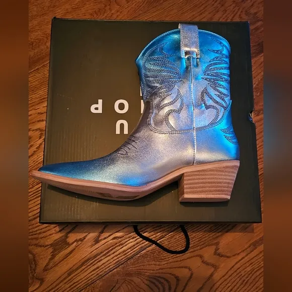 SHU SHOP Blue Metallic Western Boots – Size 7.5 – Brand New with Box
