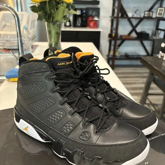 Size 10 - Air Jordan 9 Retro Citrus