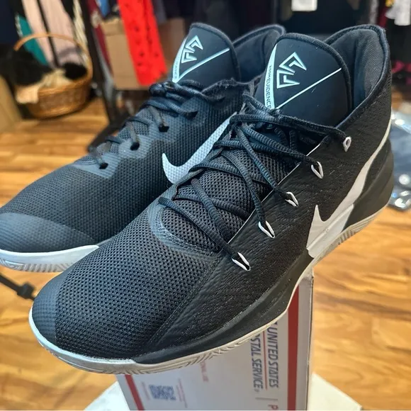 Size 13 - Nike‎ Zoom Evidence Black &amp; White AJ5904-002