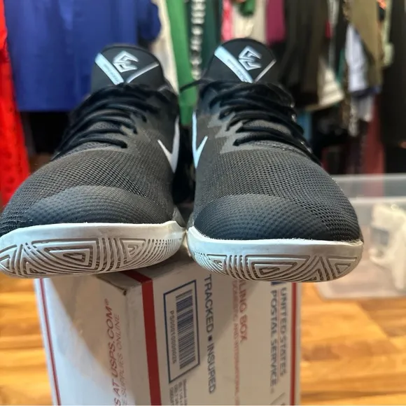 Size 13 - Nike‎ Zoom Evidence Black &amp; White AJ5904-002