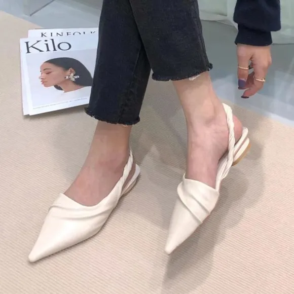 Size 6 sandals tan
