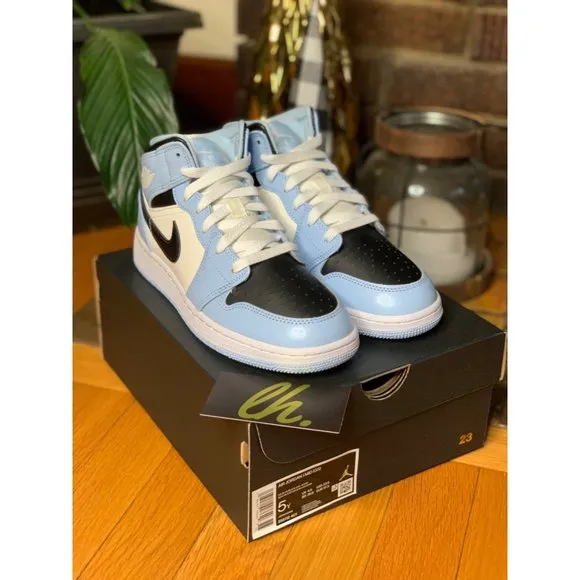 Size 6y/7.5w Air Jordan 1 Mid “Ice Blue” Athletic Basketball Sneakers 555112-401