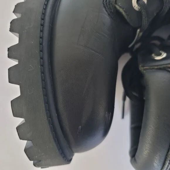Skechers Men's Leather Waterproof Ankle Boots. Size US 7.5/EU 40