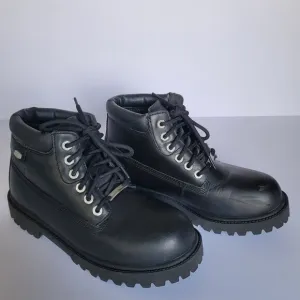 Skechers Men's Leather Waterproof Ankle Boots. Size US 7.5/EU 40