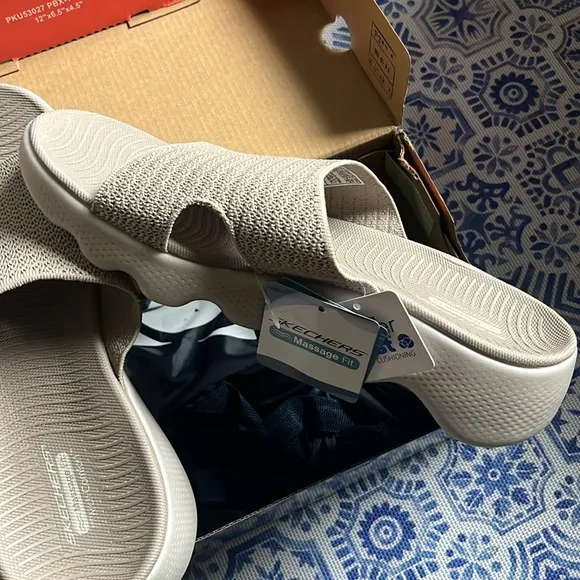 Sketchers Massage Fit Sandals