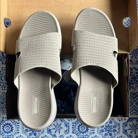 Sketchers Massage Fit Sandals