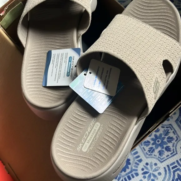 Sketchers Massage Fit Sandals