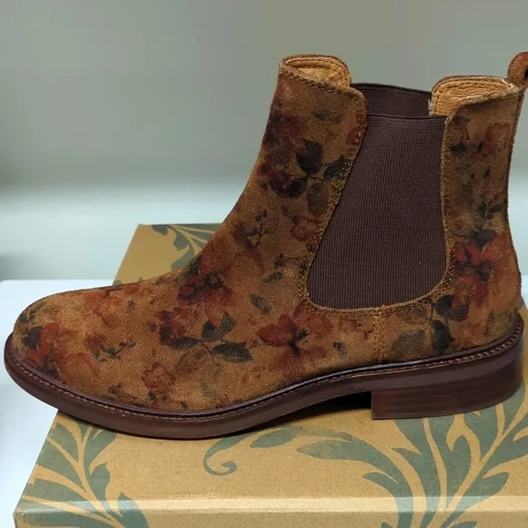 Sofft Pamela Brown Floral Waterproof 9.5 nib